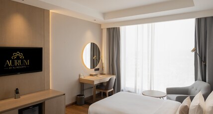 Aurum By RJ Resorts | 5 minutes from Airport | Room Type - PREMIUM TWIN ROOM
