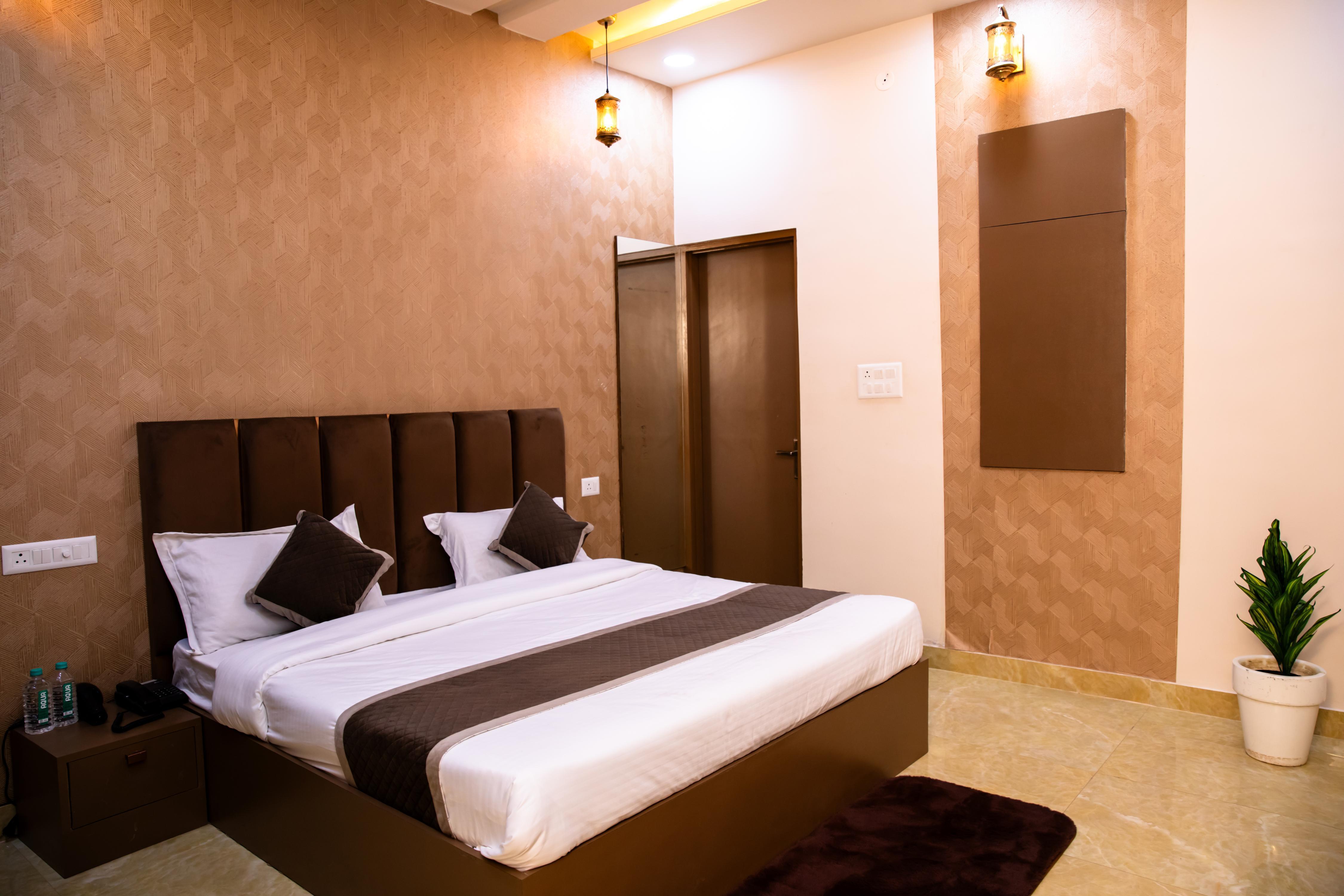 Hotel Royal Jasmine - Tap to explore photos