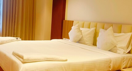 Hotel Vintage Classic Room Type - Luxury King Bed - City View
