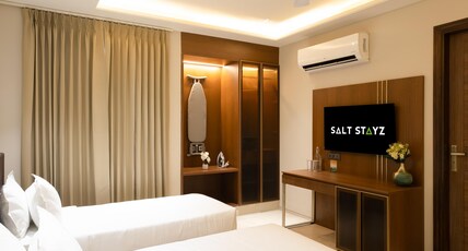 Saltstayz Premier - Naraina, Central Delhi Room Type - Twin Room with Balcony Saltstayz Premier - Naraina, Central Delhi Room Type - Twin Room with Balcony