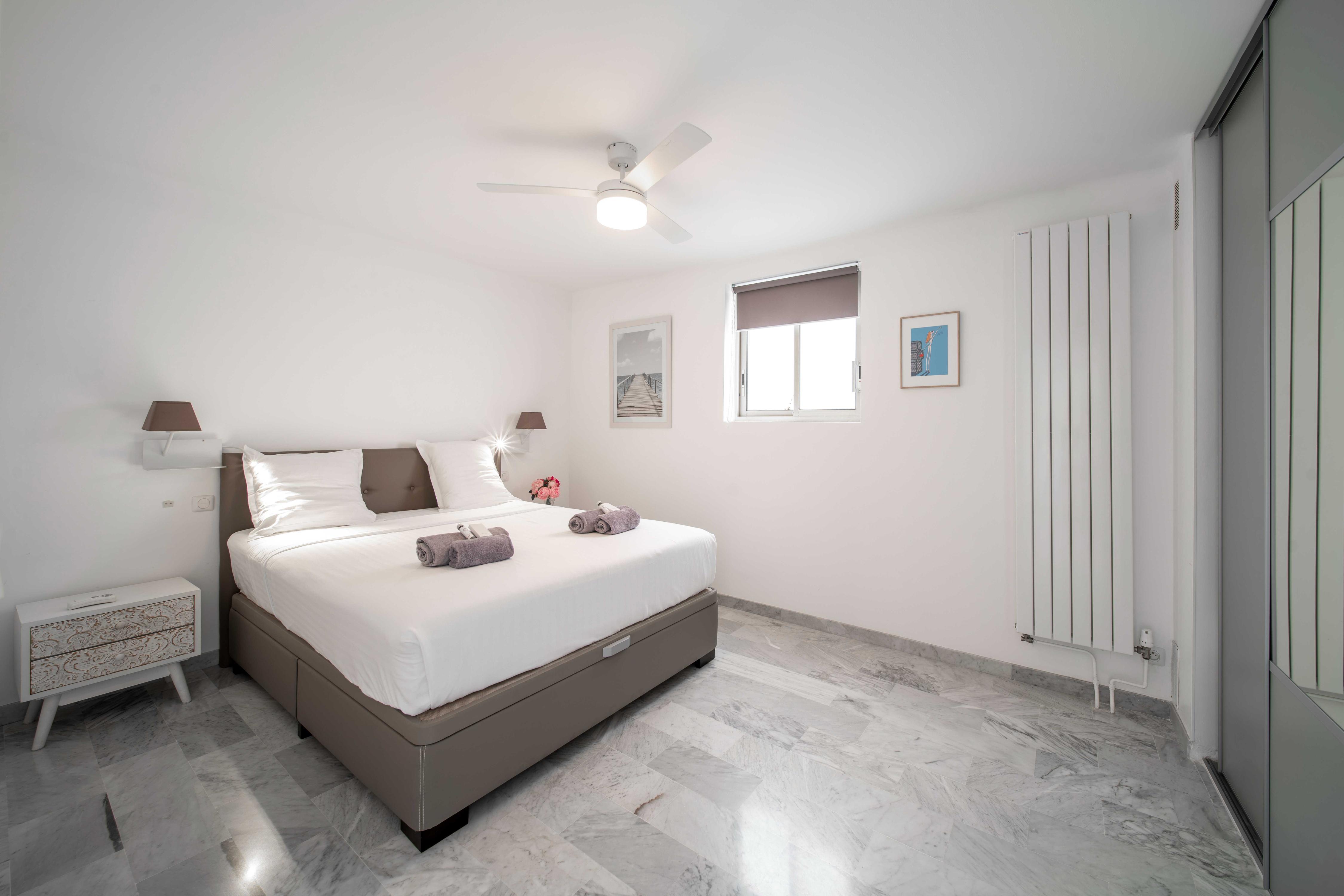 Renovated apartment 155m2 3BR - Cannes Palm Beach - Tap to explore photos