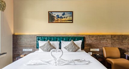 Alaya Stays By ELIVAAS Still Waters Room Type - Premium Suite