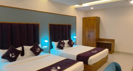 PURPLE LEAF Room Type - Family Room with 2 King Size Bed