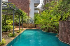 Sereno Aurora - Luxury 2BHK near Candolim (with private balcony)