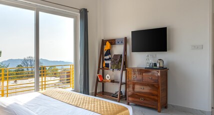 The Social Stays Bir Room Type - Superior Double Room With Balcony and Valley view