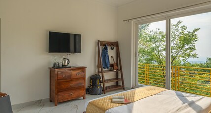 The Social Stays Bir Room Type - Deluxe Double Room with Balcony