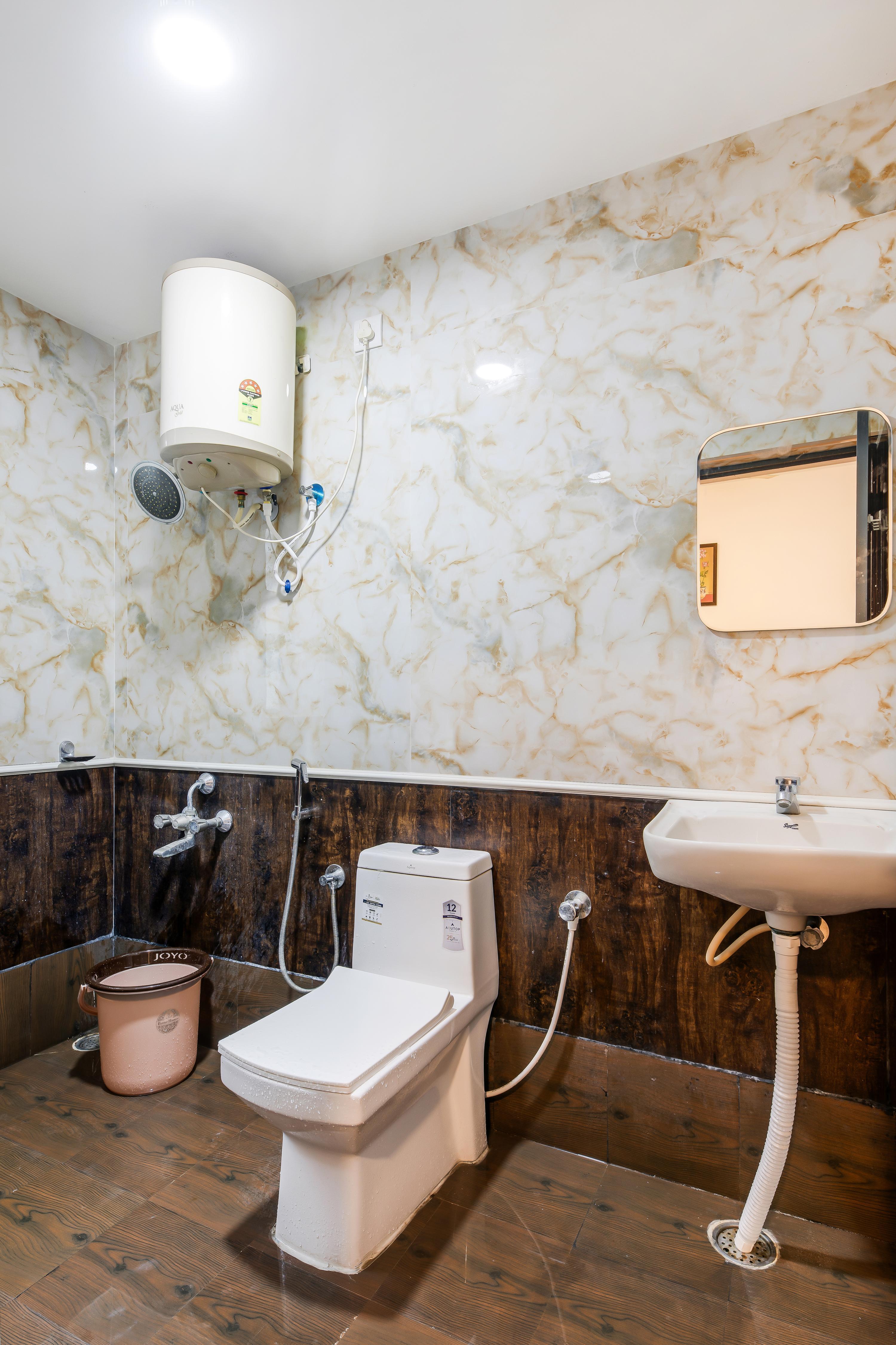 Diamond Suites Service Apartment Room Type - Modern Deluxe Double Room