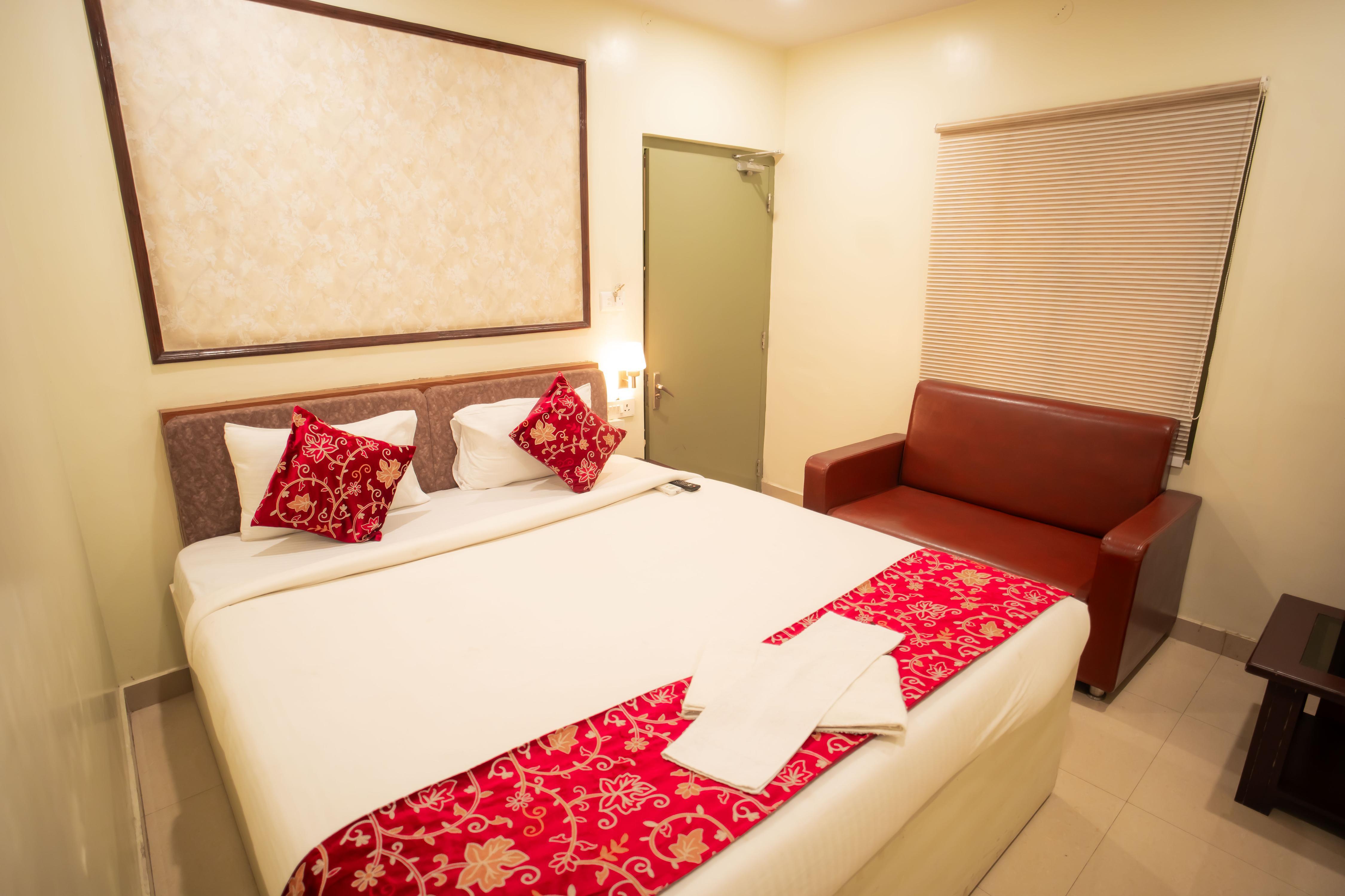 Mohey Hotel & Banquet Hall - Tap to explore photos