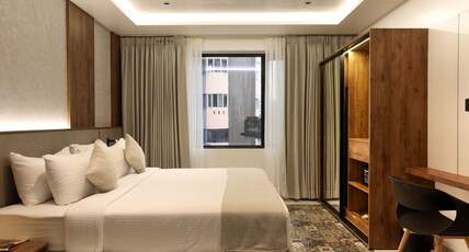 Royal Plaza Inn by RAK Rooms Room Type - Penthouse Suite