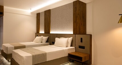Royal Plaza Inn by RAK Rooms Room Type - Royal Residence Twin bed
