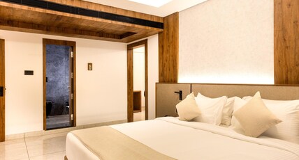 Royal Plaza Inn by RAK Rooms Room Type - Elegant Suite