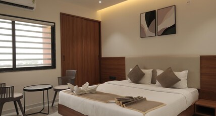 Z PLUS HOTEL Room Type - Super Deluxe Rooms