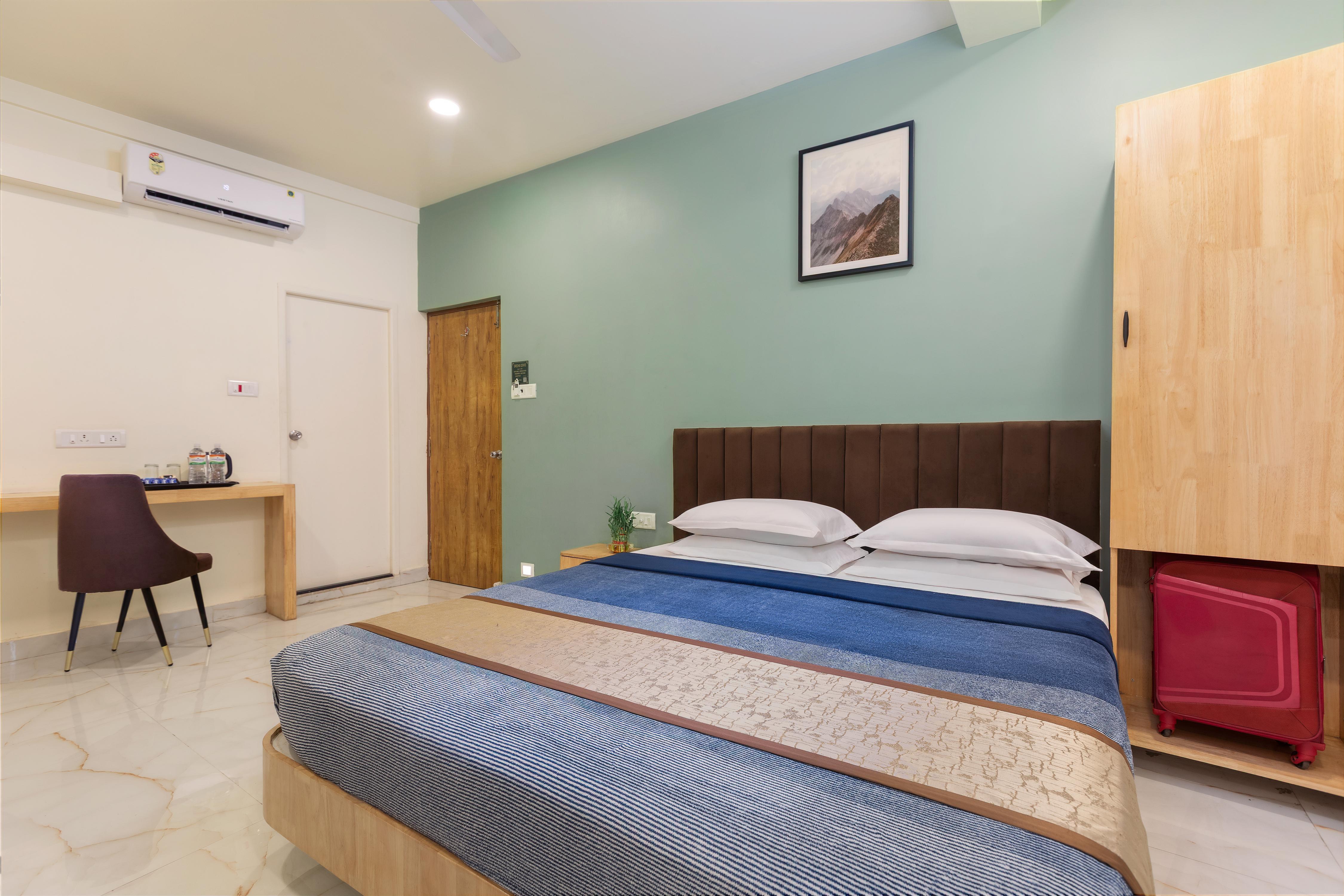 Greens Estate Business Class Hotel Room Type - Superior Room
