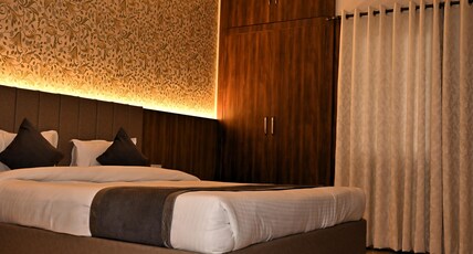 Atharv Kaashi - Behind Sigra Sports Stadium Room Type - Family Suite
