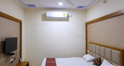 Hotel Aadi Mata and banquets Room Type - Deluxe room