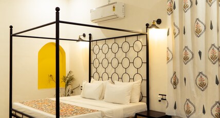 Bingo Botique Room Type - YUVRANI DLX ROOM ONE KING BED