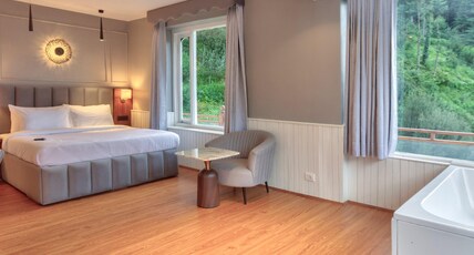 EKAANTH - A Lush Boutique Stay (Rohtang Highway) Room Type - Everest Suite With Bathtub