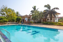 Modern 1BHK Condo, W/S. Pool, 3m. Walk To Beach