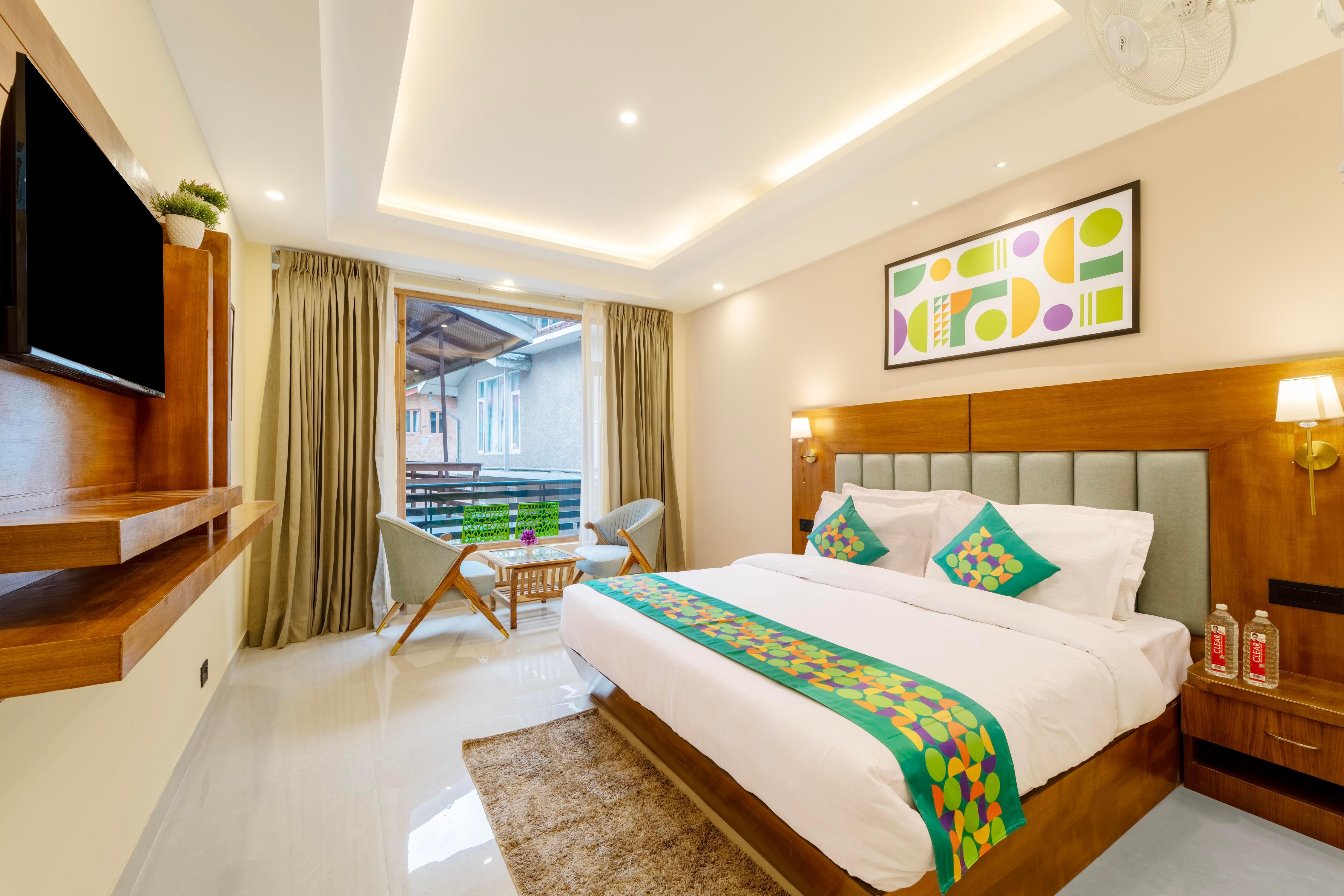 Treebo Premium The Takey'S, Mall Road Room Type - Standard Room