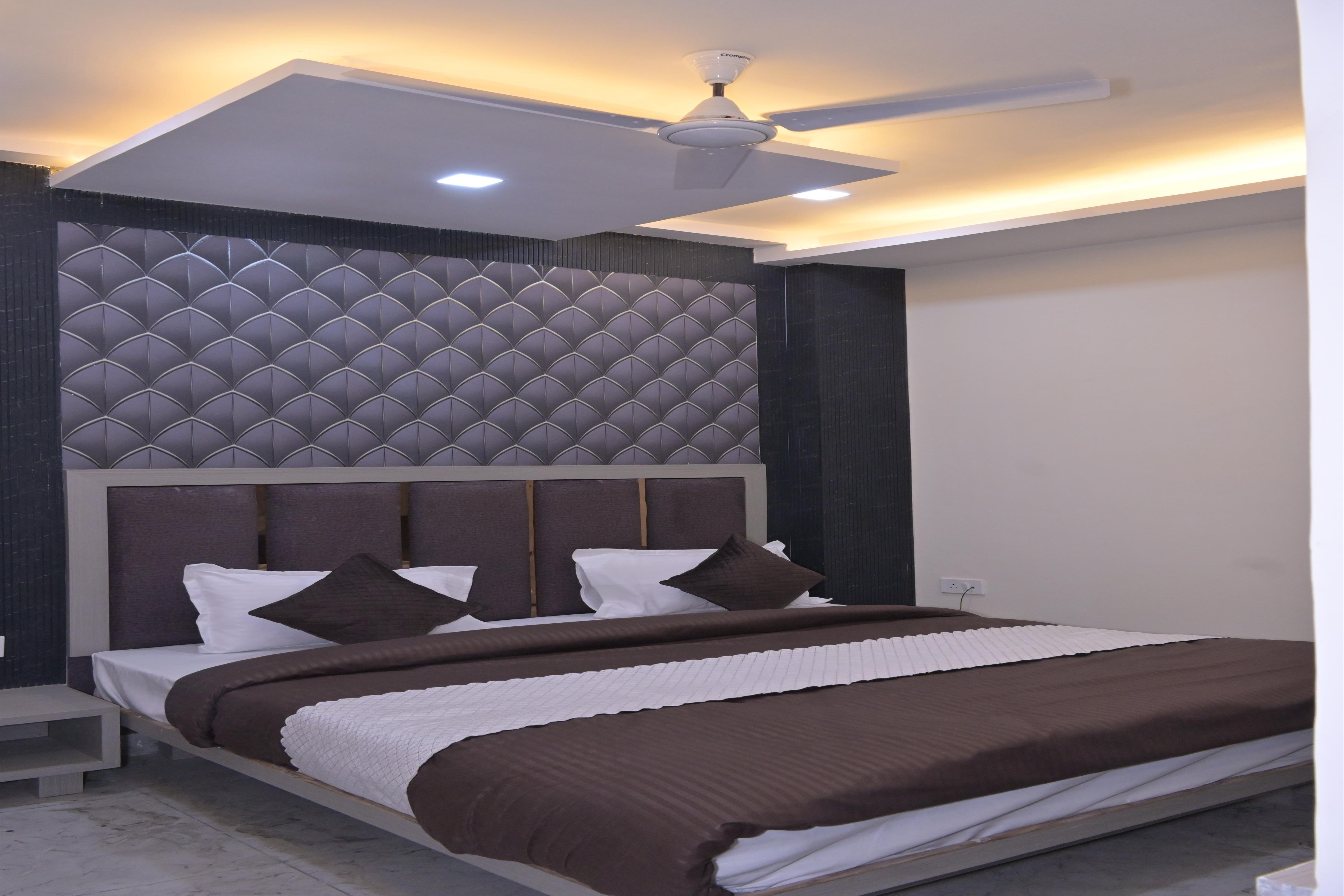 Hotel Kanisha Stay - Tap to explore photos