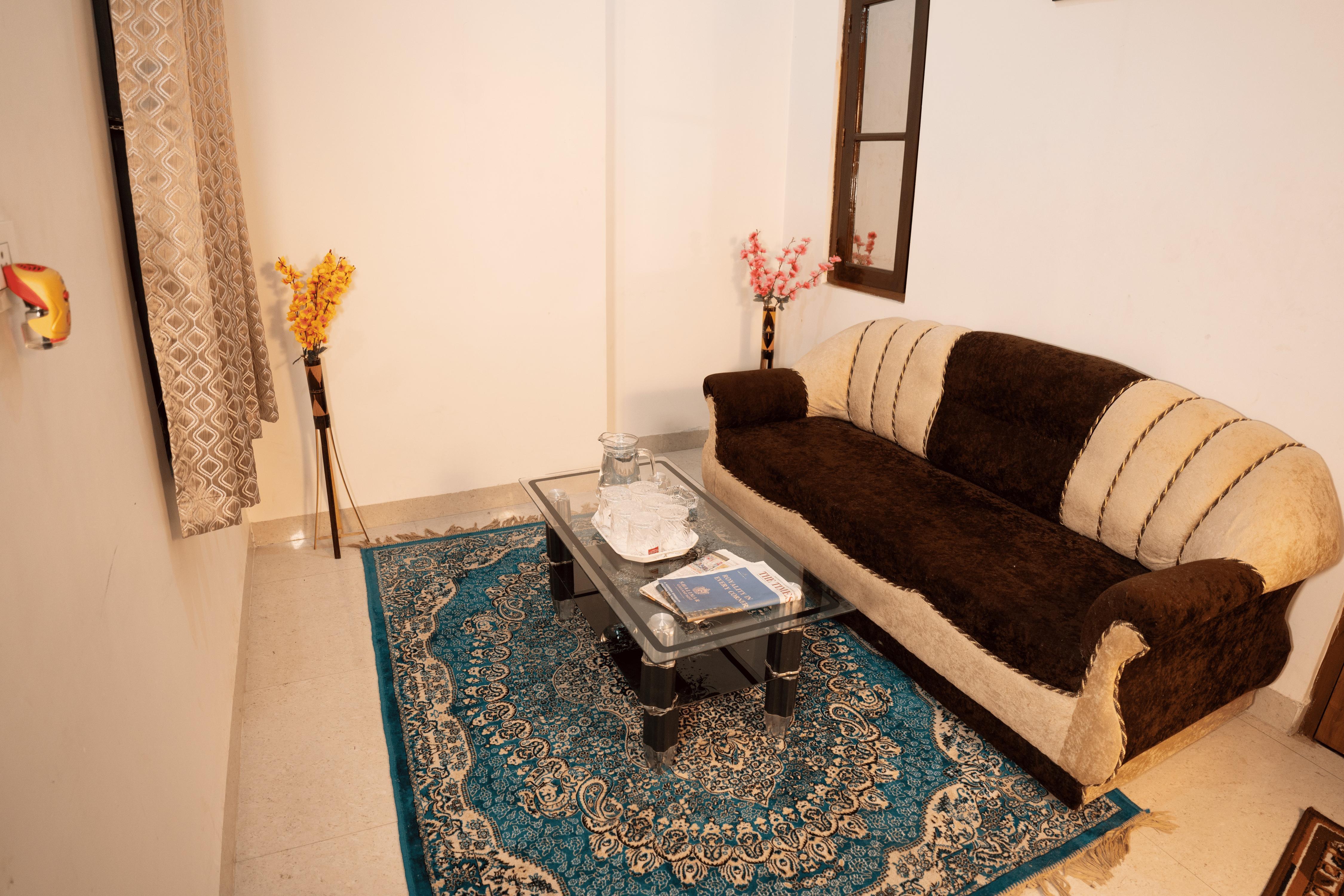 Entire 1bhk Flat | With Caretaker I Gomti Nagar - Tap to explore photos