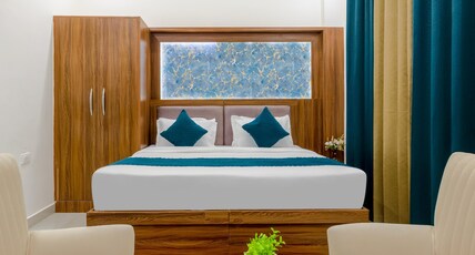Honeyveils Palace Room Type - Premium Room
