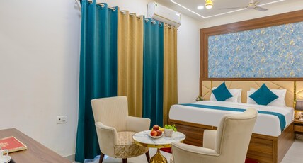 Honeyveils Palace Room Type - Platinum Room with Balcony
