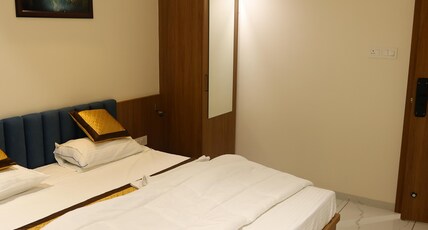 Rajwadi Hotel Inn Room Type - Deluxe room