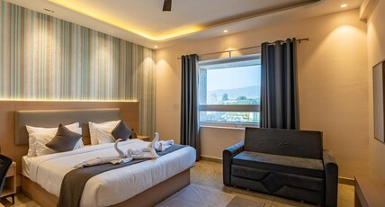 Leafylush Resort and Spa Room Type - King Suite with Pool View