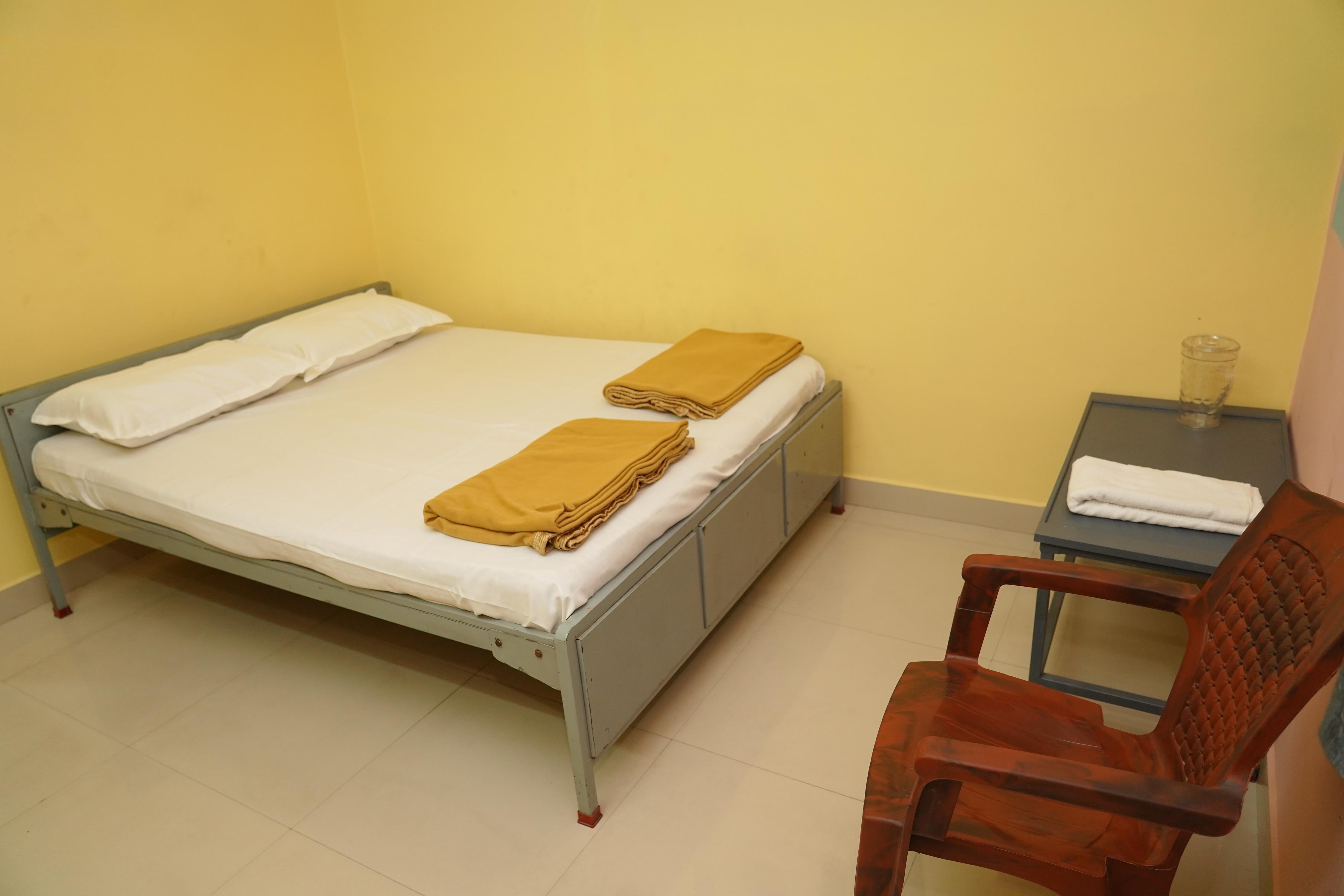 AJ GRAND INN Room Type - Deluxe Room with Air Conditioning
