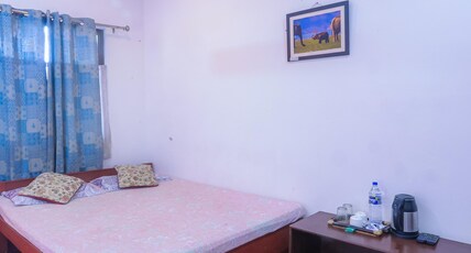 Bhaskar Homestay Room Type - Standard Double Room With AC