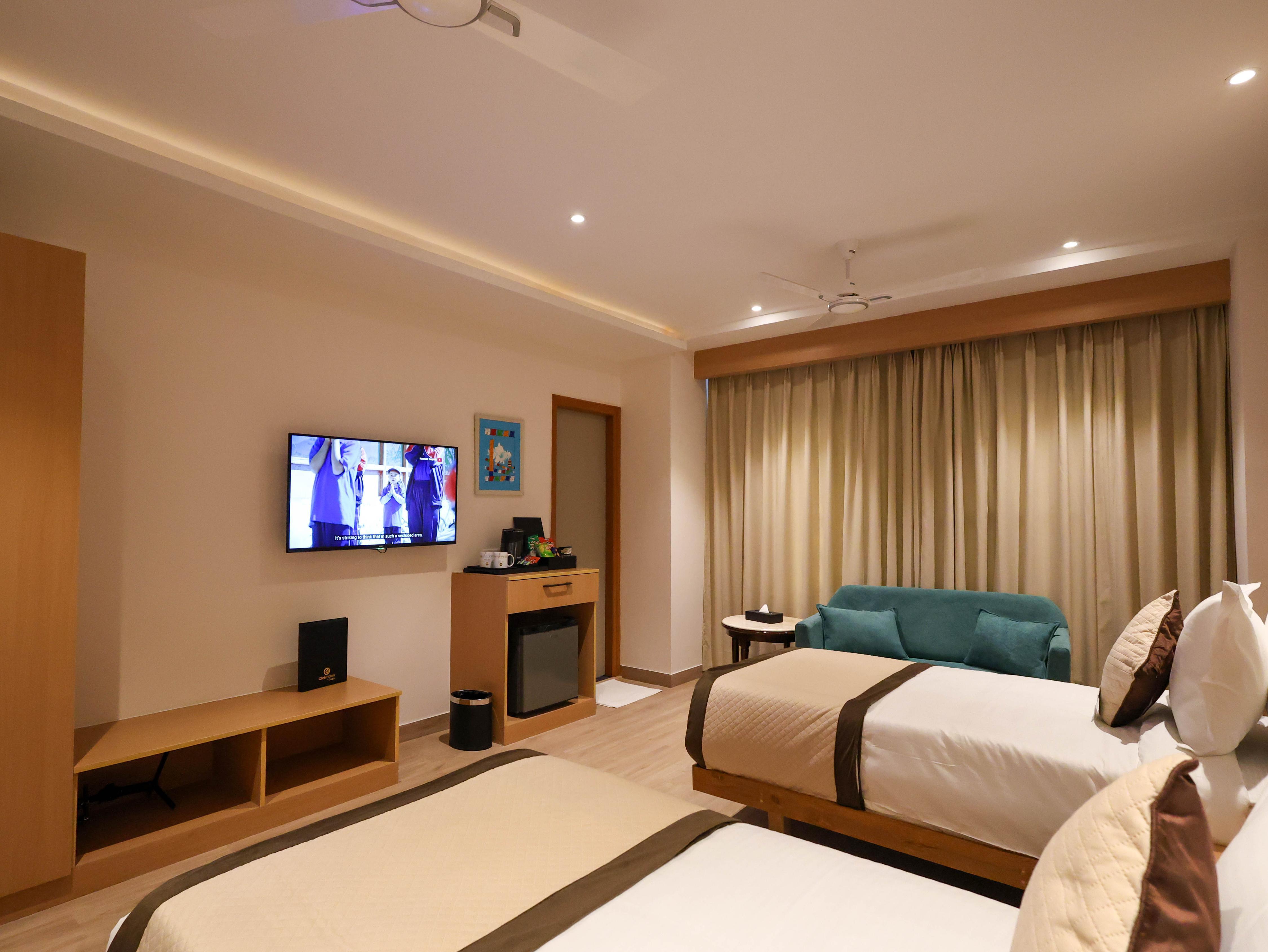 Click Hotel Bhuntar,Kullu Manali -Bhuntar Airport - Tap to explore photos