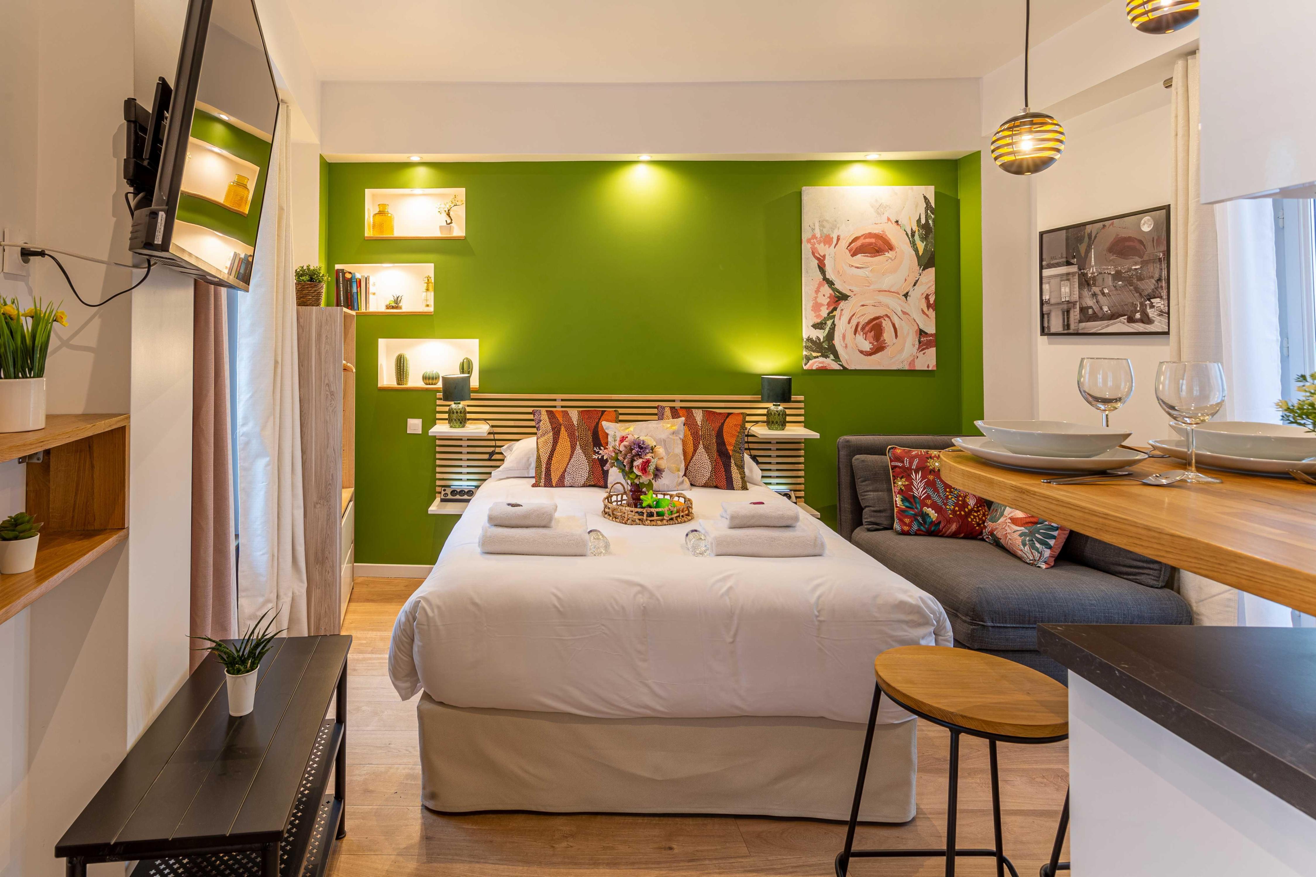 Intimate studio - 1BR/2P - Center of Paris - Tap to explore photos