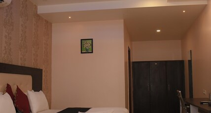 Bhavya Palace, Basti Room Type - SUITE ROOM