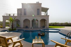 Mediterranean Villa Getaway | 3 BHK Pvt Pool & Aravalli Views