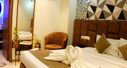 GLENSTAR HOTEL Room Type - FLASH SALE DELUXE ROOM