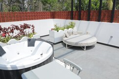 Ohstayz Mint | 2BHK Jacuzzi Villa