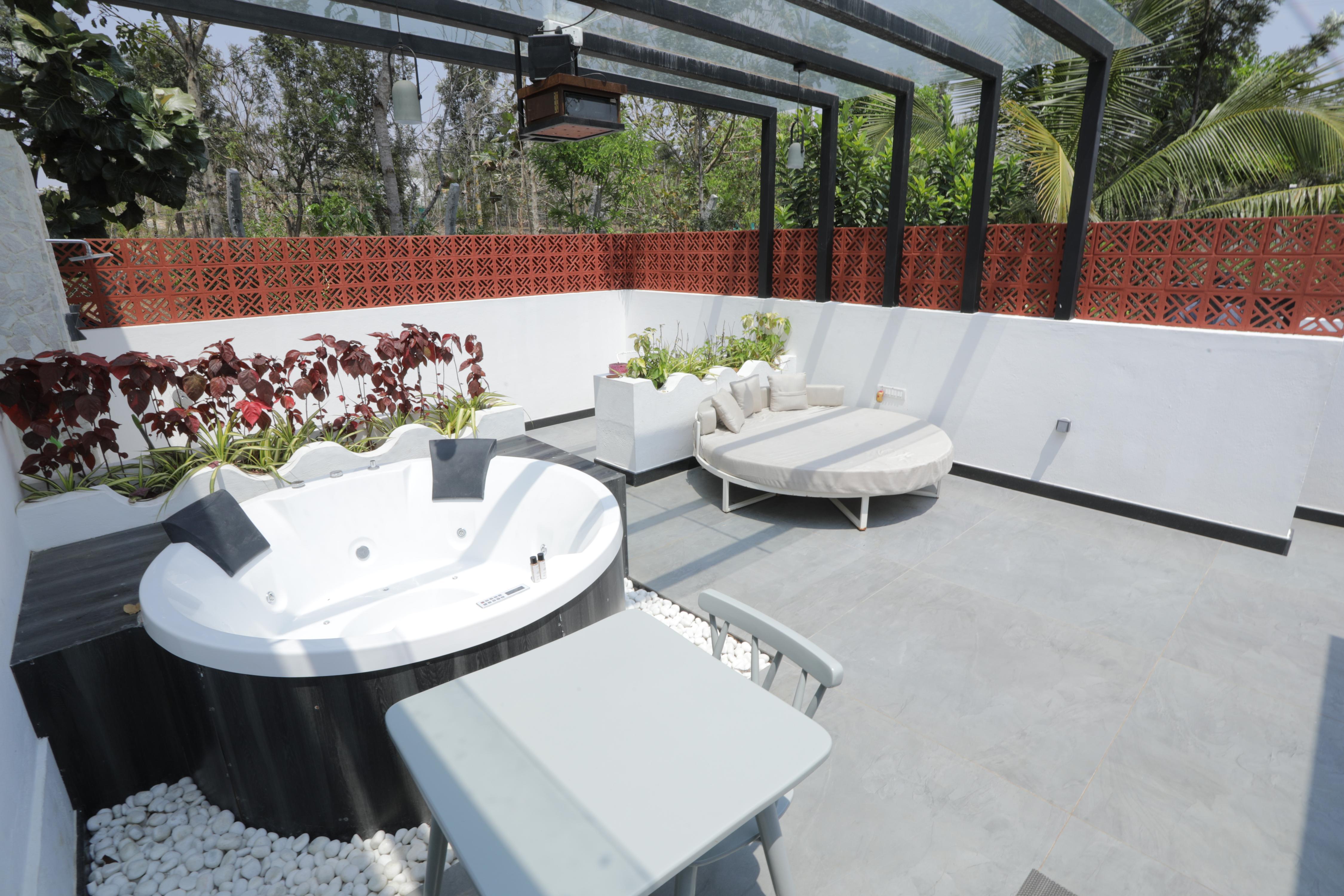 Ohstayz Mint | 2BHK Jacuzzi Villa Room Type - Ohstayz Mint | 2BHK Jacuzzi Villa