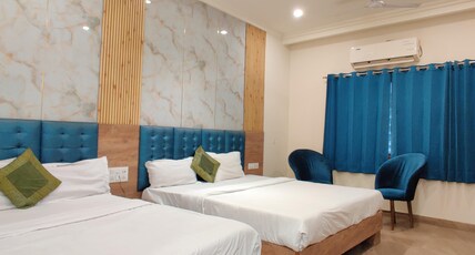 Dee Intercontinental 5 mint walk from Golden Temple with Vallet Parking Room Type - 4 Bed Family Room