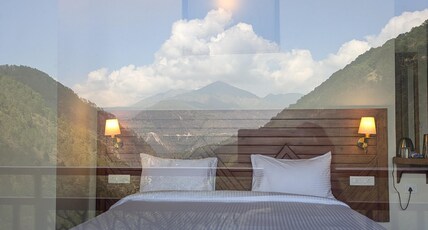 Golden Pines Retreat: kainchi dham Room Type - Oak Ridge