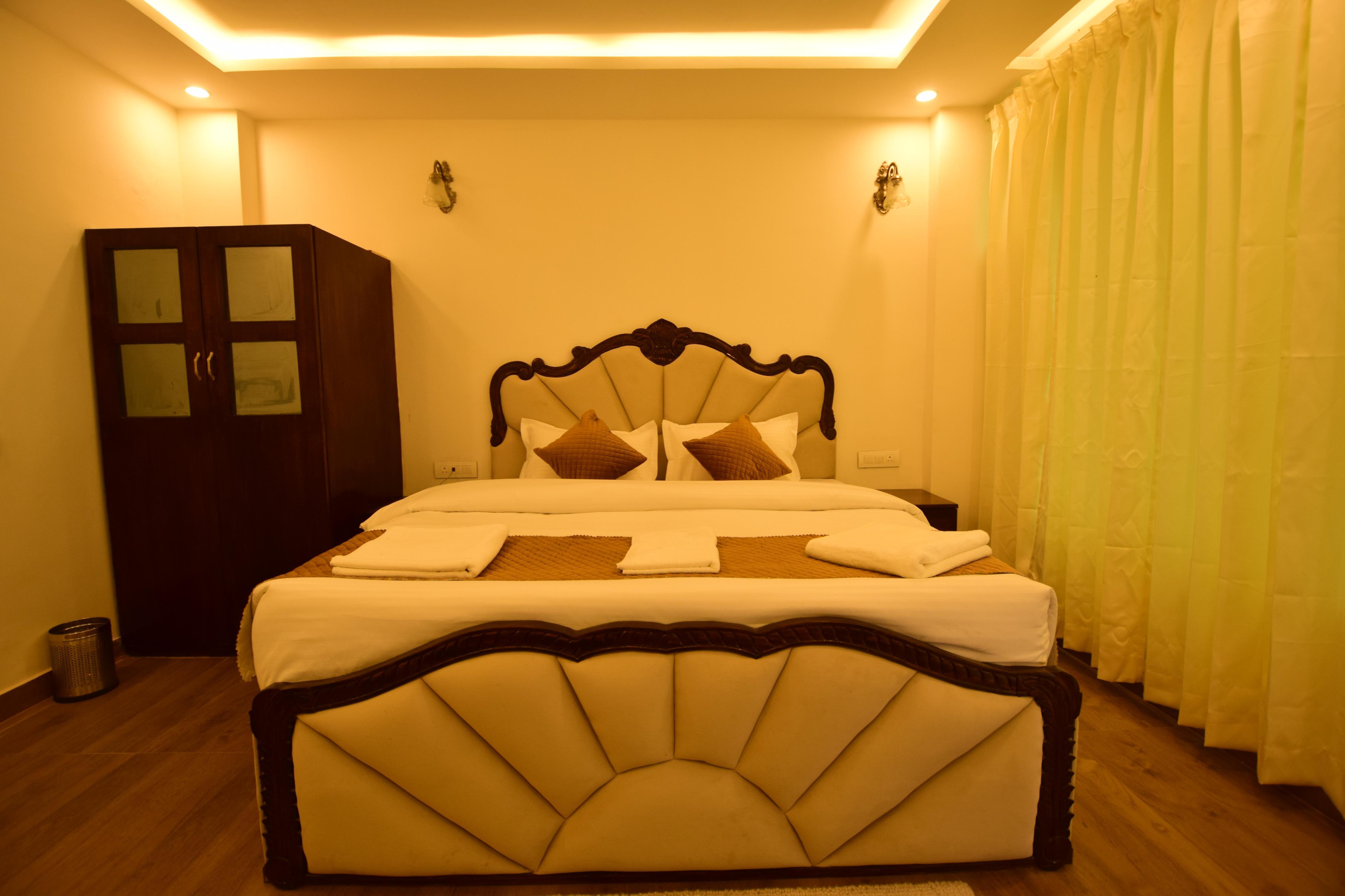 Hotel Snow World - Tap to explore photos