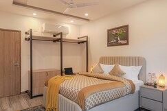 Alaya Stays Pinnacle Hilltop 3BHK Apartment with Picturesque Balcony & Scenic Views