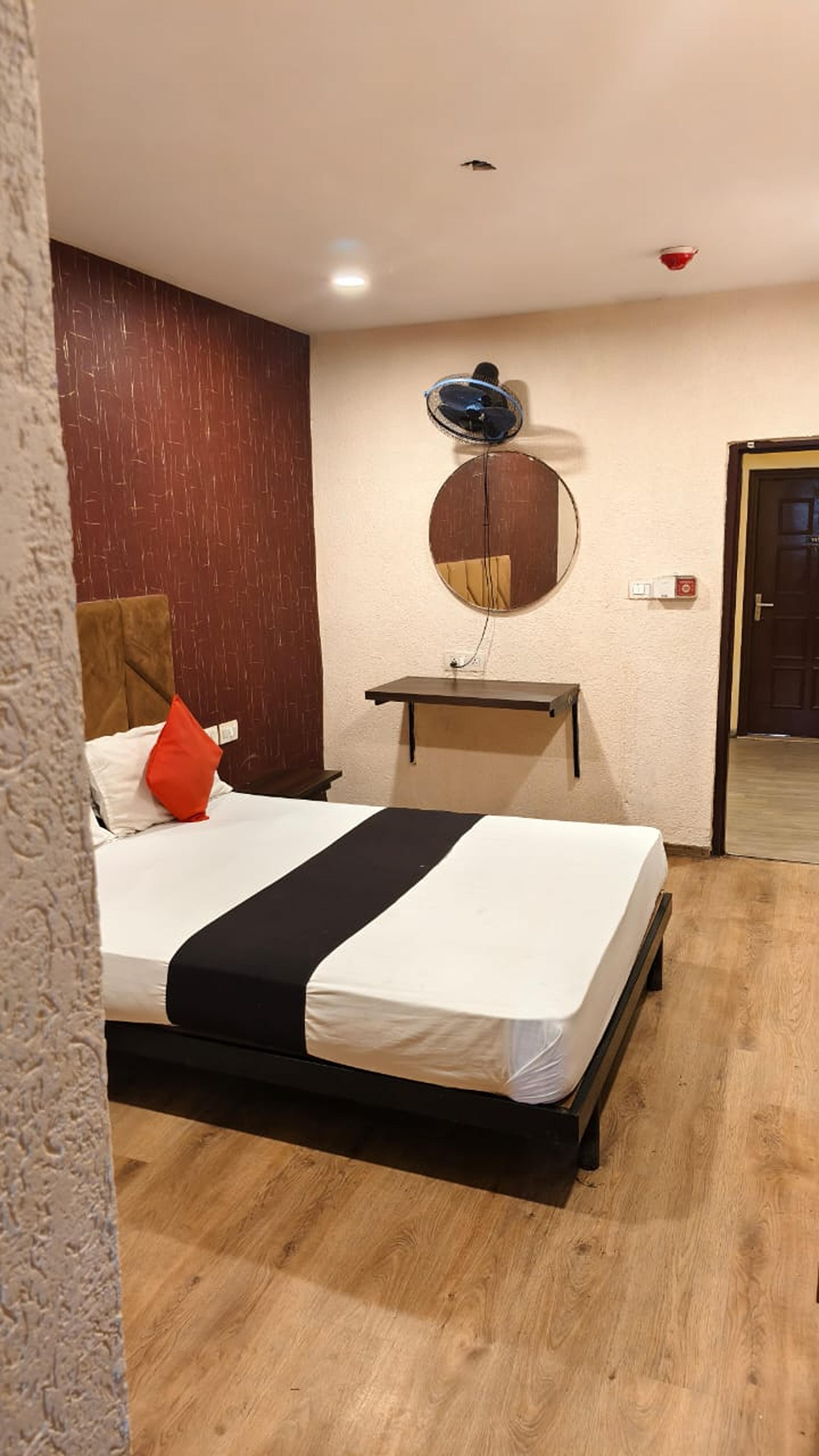 Mannat inn - Tap to explore photos