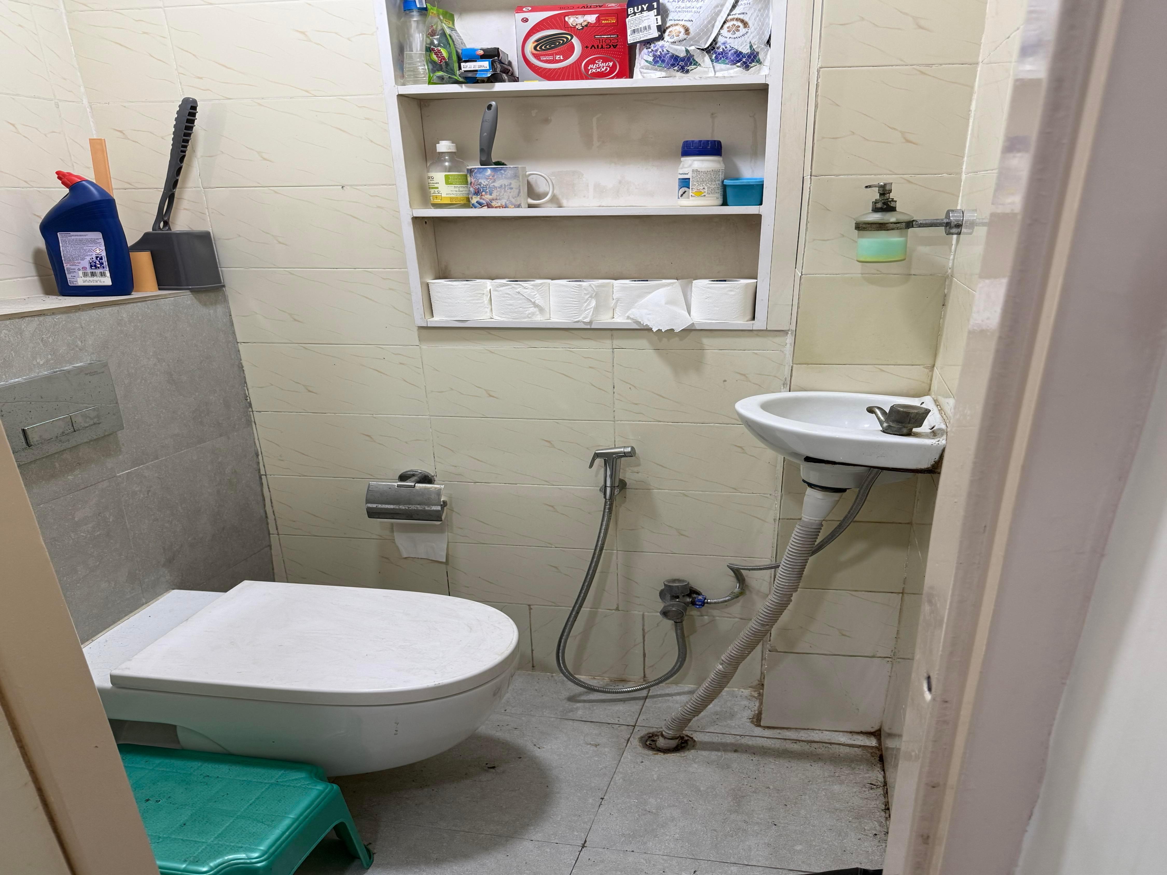 PG in Vasant Kunj Delhi - Tap to explore photos