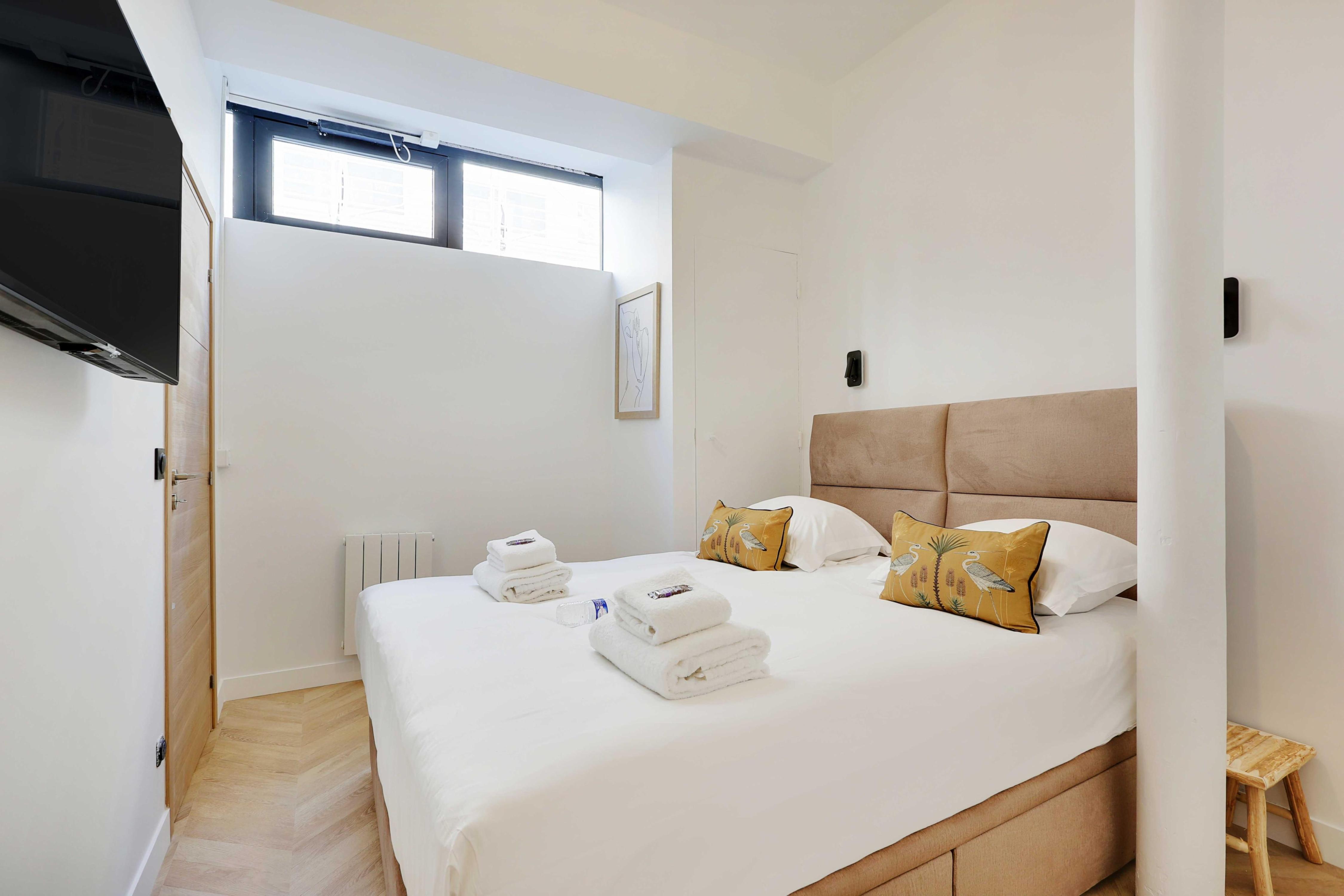 Stunning apartment - 2BR/6P - Bastille - Tap to explore photos