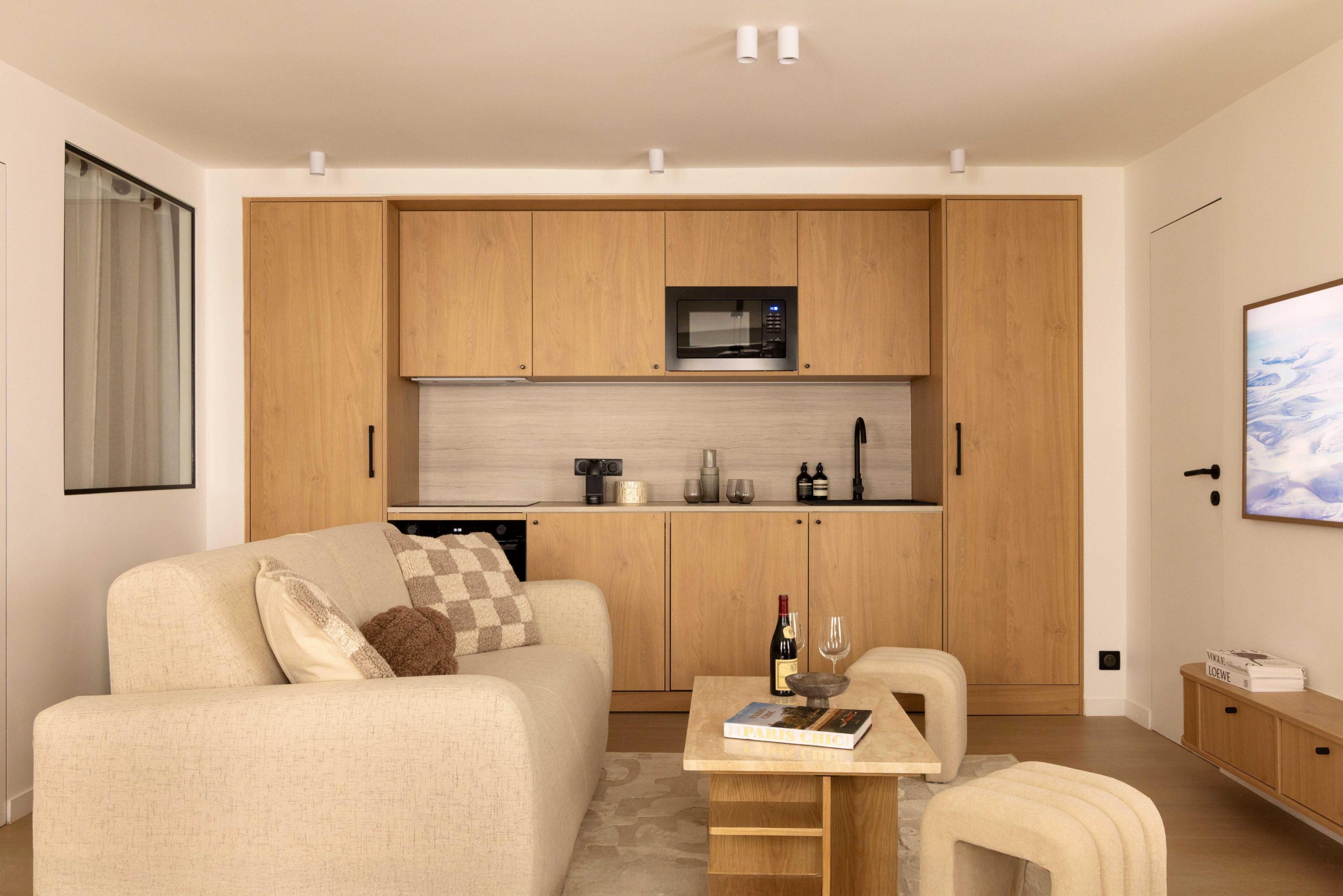 Elegant flat - 3BR-8P- Canal Saint-Martin - Tap to explore photos