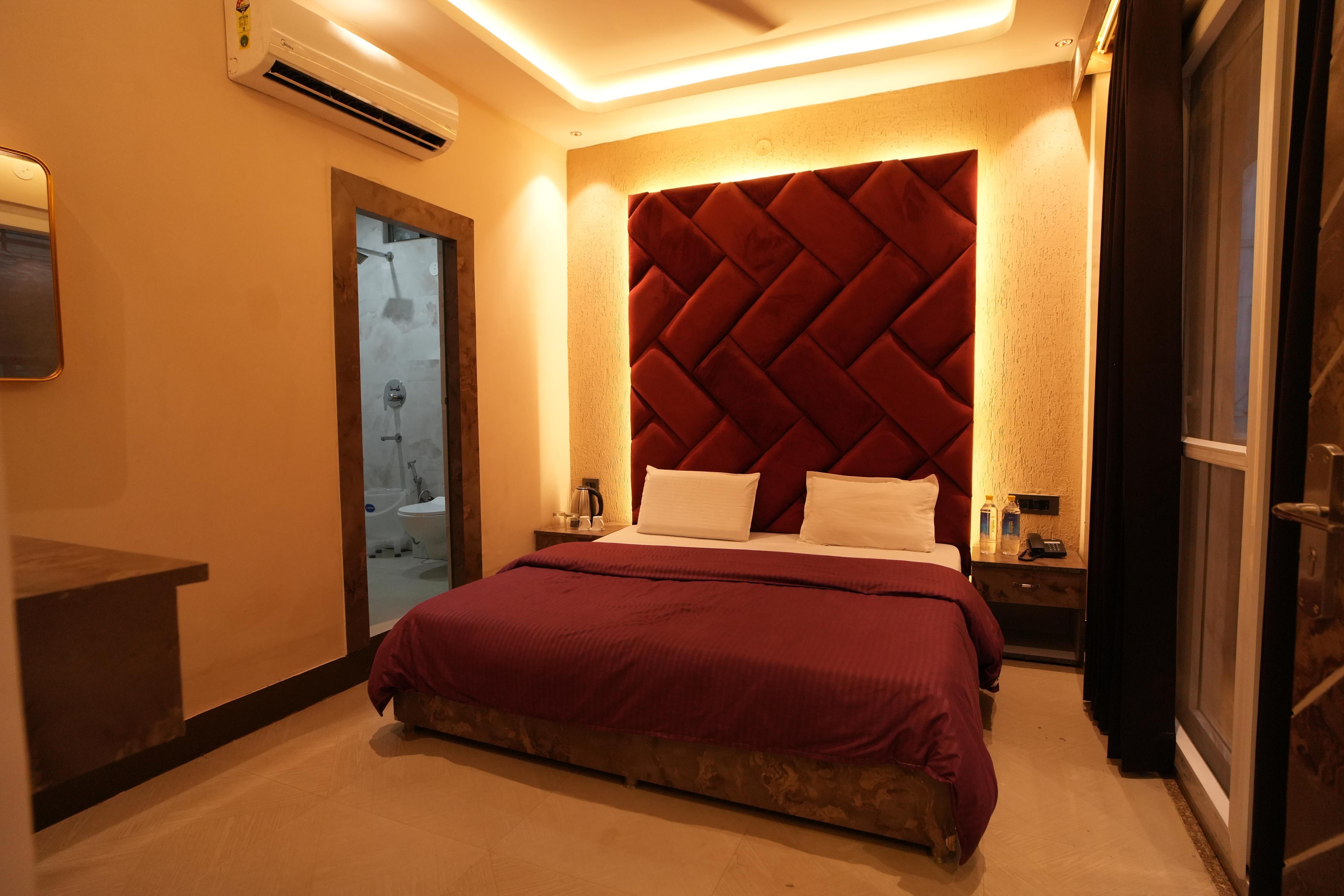 Durga Palace - By Veda , Tapovan ( Near Laxman Jhula ) Room Type - Premium Room