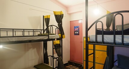 Lost Paradise A Social Hostel Room Type - Female Pink Dorm