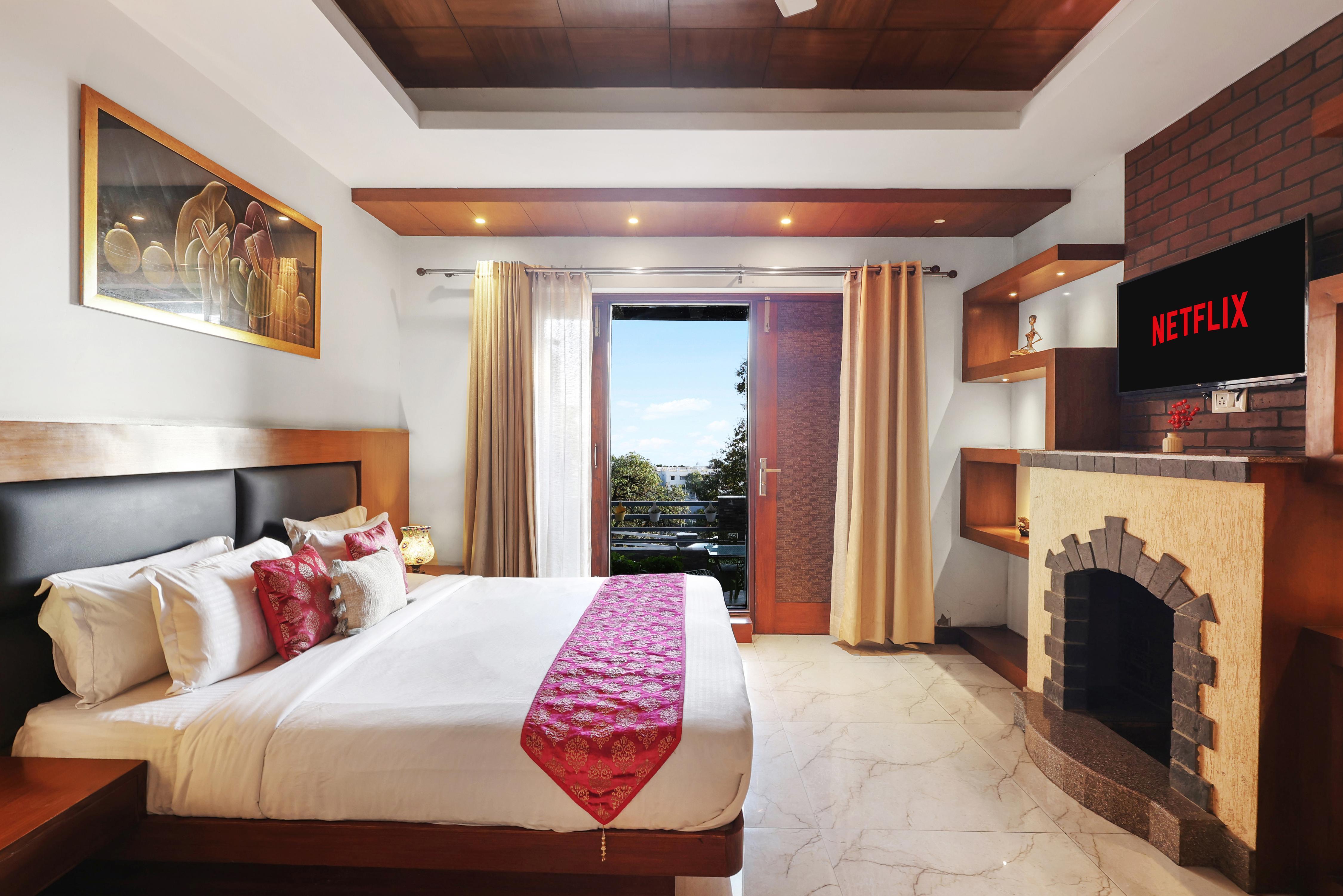 SaffronStays Barlowganj Villa - Tap to explore photos