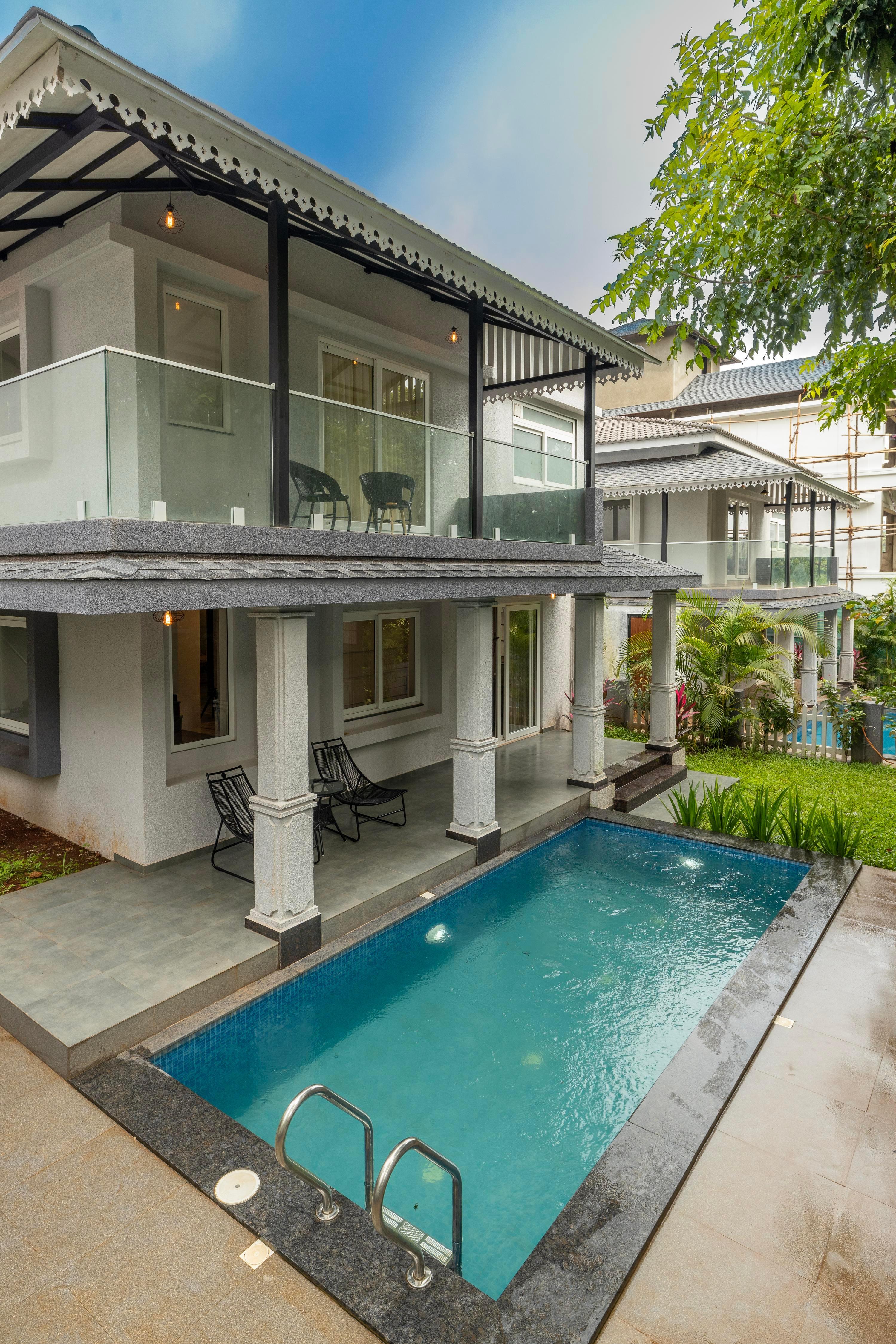 Lumiere 4 - Tap to explore photos